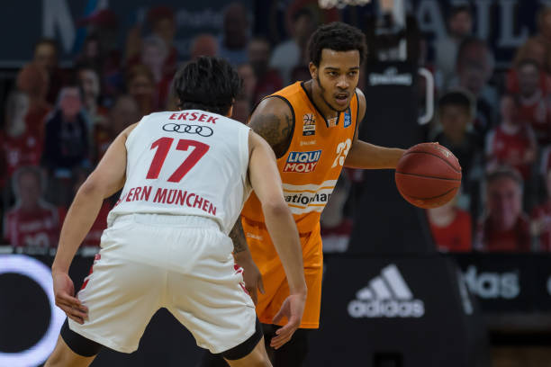 他们依靠出 他们依靠出